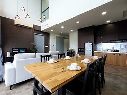 Expressionz Suites by Manhattan Group