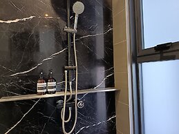 Expressionz Suites by Manhattan Group