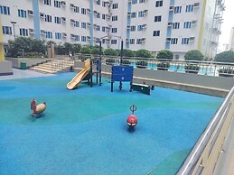 Cozy Quezon City Condo With Private Pool w Elevator Access