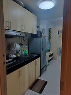 Cozy Quezon City Condo With Private Pool w Elevator Access