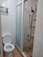 Cozy Quezon City Condo With Private Pool w Elevator Access