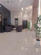 Cozy Quezon City Condo With Private Pool w Elevator Access