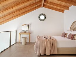 Alyria Sea Side Suites