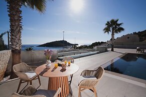 Alyria Sea Side Suites