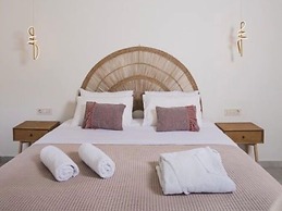 Alyria Sea Side Suites