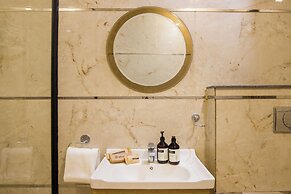 ELIVAAS Ivory Estate Pet-friendly Farm