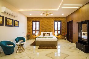 ELIVAAS Ivory Estate Pet-friendly Farm