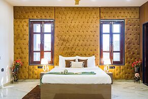 ELIVAAS Ivory Estate Pet-friendly Farm