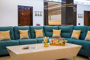 ELIVAAS Ivory Estate Pet-friendly Farm