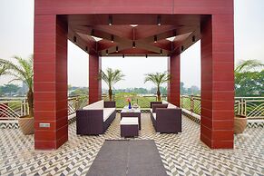 ELIVAAS Ivory Estate Pet-friendly Farm