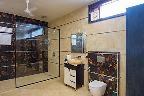 ELIVAAS Ivory Estate Pet-friendly Farm