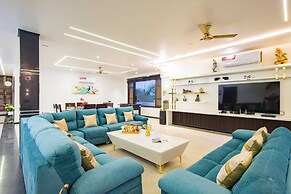 ELIVAAS Ivory Estate Pet-friendly Farm