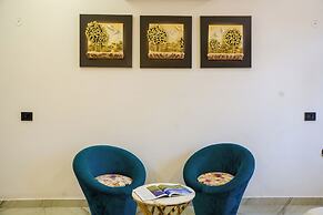 ELIVAAS Ivory Estate Pet-friendly Farm