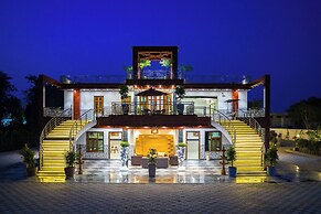 ELIVAAS Ivory Estate Pet-friendly Farm