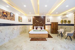 ELIVAAS Ivory Estate Pet-friendly Farm