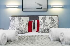 Eden On The Bay 68A