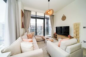 PVH - Stylish 1BR - Azizi Riviera