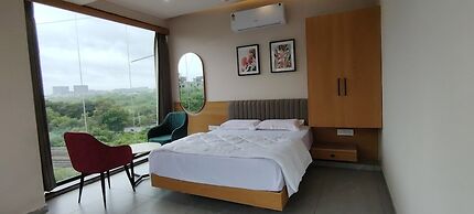 PubliQ Luxury Stays