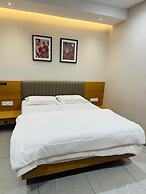 PubliQ Luxury Stays