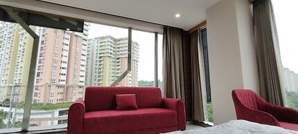 PubliQ Luxury Stays