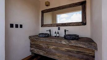 Hidden Gem With Private Pool and Rooftop Terrace