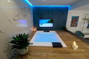 Maqueda Room & Suite