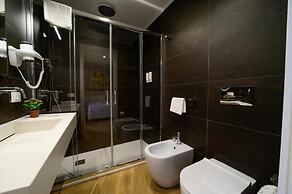 Maqueda Room & Suite