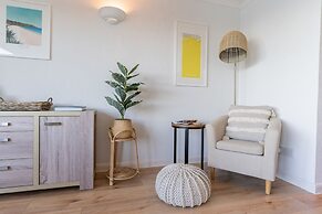 Flat 17, The Stones