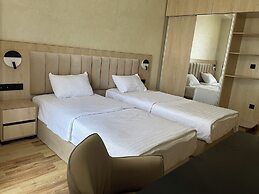 HORIZON HOTEL