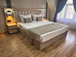 HORIZON HOTEL