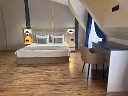HORIZON HOTEL
