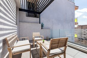 Andromeda - 1 Bedroom Apt & Terrace in Athens