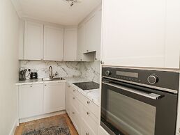 7 Belfort Court