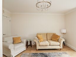 7 Belfort Court