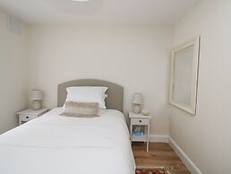 7 Belfort Court