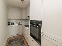 7 Belfort Court