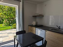 Apulia Garden Barbecue Suite