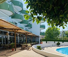 Torre Verde Balcony Pool View Flat
