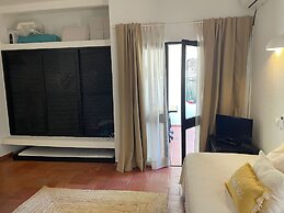 Nice Terrace Pool Studio