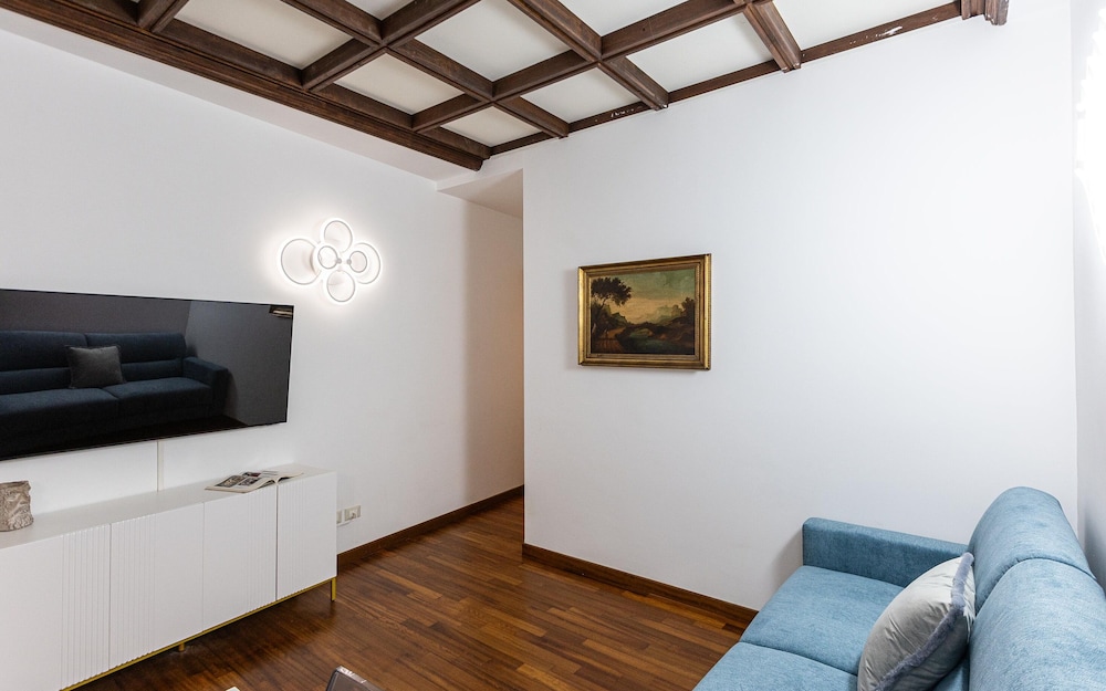 Rental in Rome Vicolo Trevi Apartment