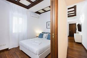 Rental in Rome Vicolo Trevi Apartment