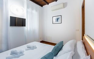 Rental in Rome Vicolo Trevi Apartment