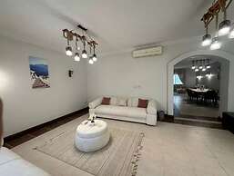 Golden Square Resort