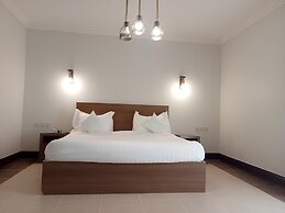 Golden Square Resort