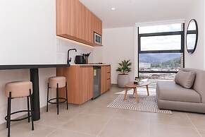 Metropolitan Living by HOUSY