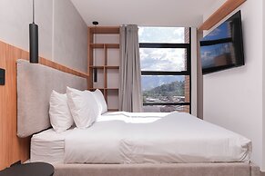 Metropolitan Living by HOUSY