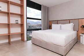 Metropolitan Living by HOUSY