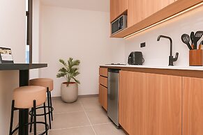 Metropolitan Living by HOUSY