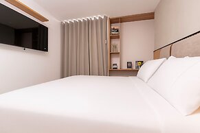 Metropolitan Living by HOUSY