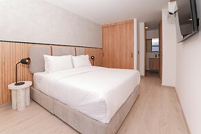 Metropolitan Living by HOUSY